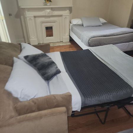 New York City Guesthouse Екстериор снимка